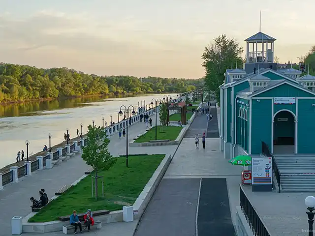 Набережная Урала